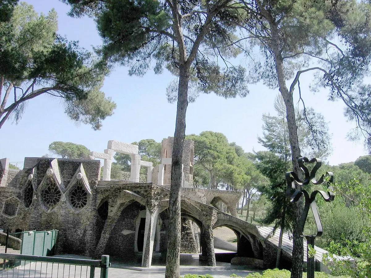 Antoni Gaudí, Colònia Güell Kilisesi (kripta) (1898–1914)