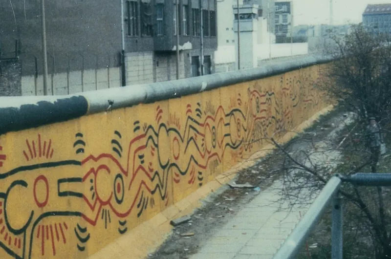 Keith Haring, Berlin Duvarı Resmi (1986)